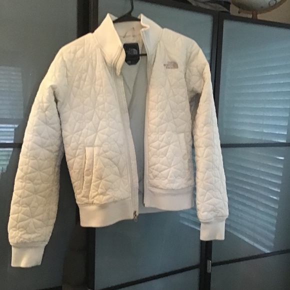North Face cream/white jacket medium Jackets & Blazers - North Face jacket medium cream